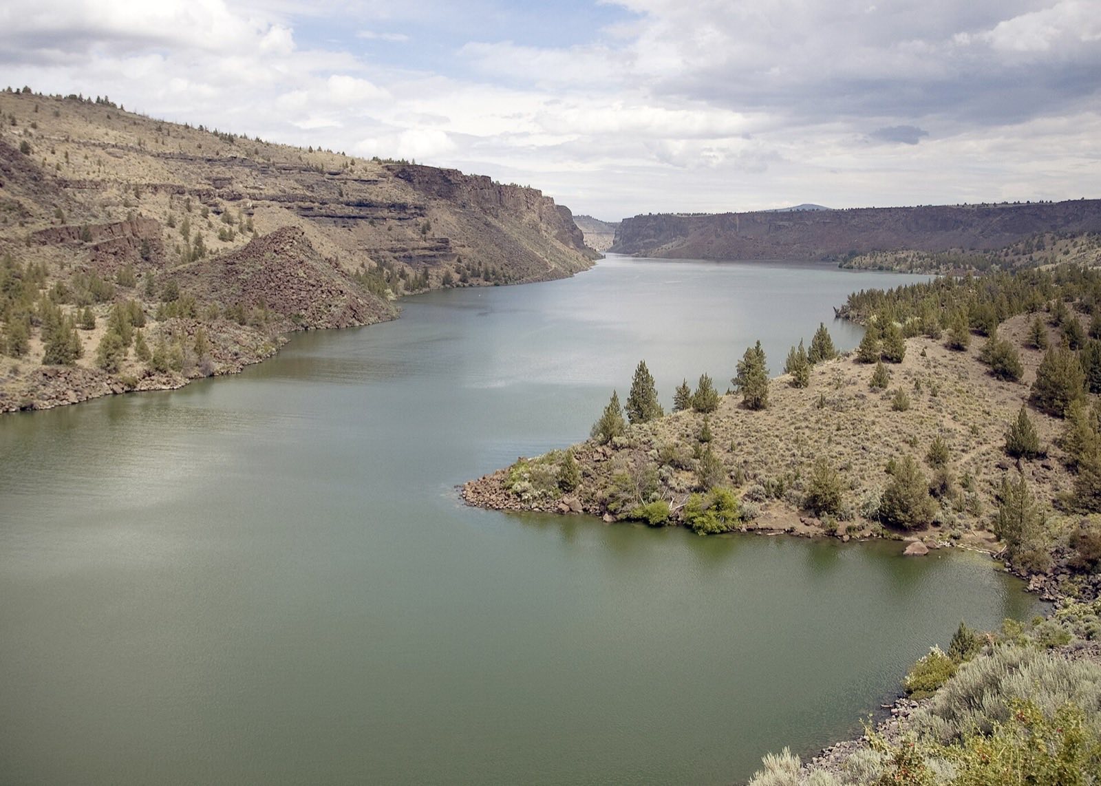 Aerial view of the Lake Billy Chinook canyon confluence in Jefferson County, Oregon